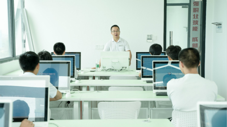 四川新華聚焦產(chǎn)業(yè)需求，打造高技能人才培訓(xùn)基地！