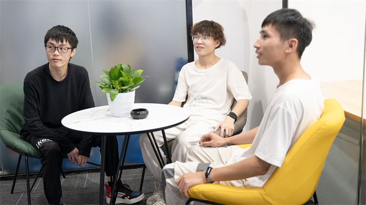 校企合作三方共贏，就業(yè)回訪見證新華學(xué)子成長！