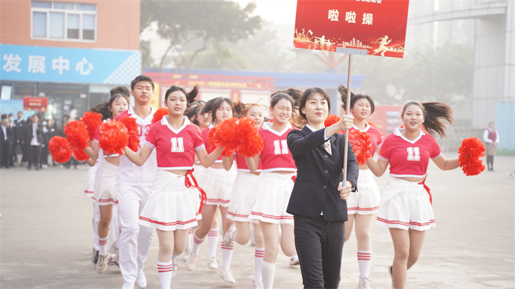 超“燃”運(yùn)動(dòng)會(huì)！成都新華冬季運(yùn)動(dòng)會(huì)“圖”擊現(xiàn)場(chǎng)！