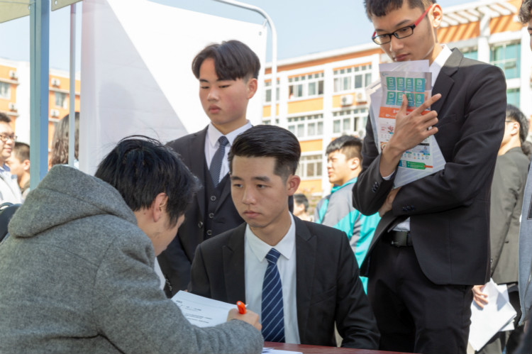 新華攜手名企，定向委培人才，讓學(xué)生好就業(yè)、就好業(yè)！