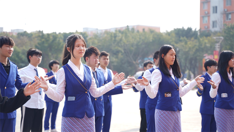國防風(fēng)采！新華國防少年不怕練！