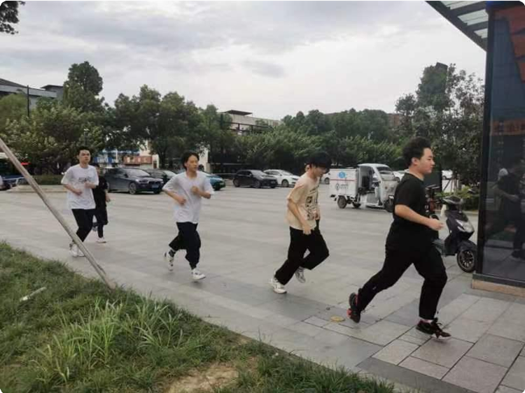 新華互聯(lián)網(wǎng)科技2022電競青訓(xùn)營正式開營！