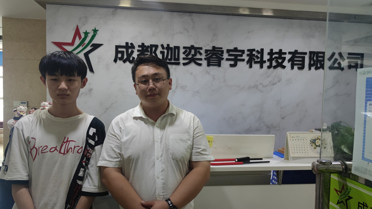 就業(yè)回訪，新華在路上