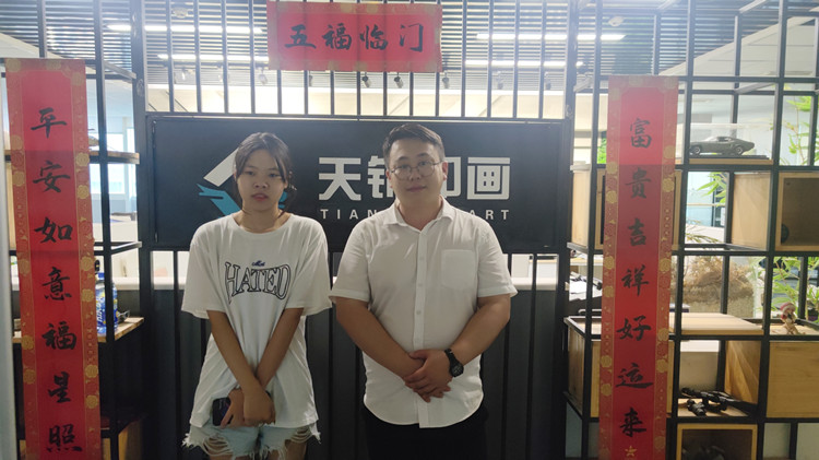 就業(yè)回訪，新華在路上