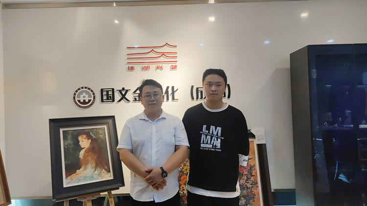 就業(yè)回訪，新華在路上