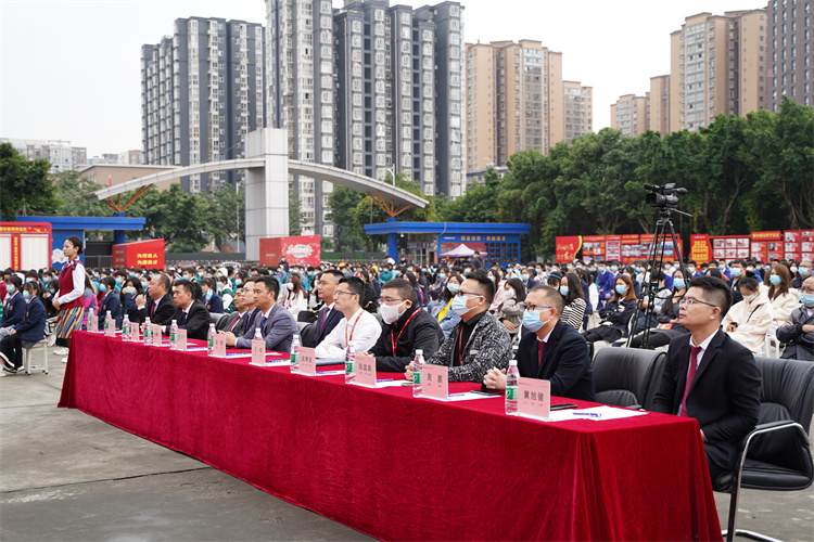 啟航！現(xiàn)場(chǎng)直擊2022級(jí)新生開(kāi)學(xué)典禮暨京東社會(huì)實(shí)踐表彰大會(huì)！