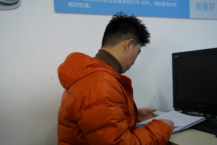 桃李滿天下，春暉遍四方
