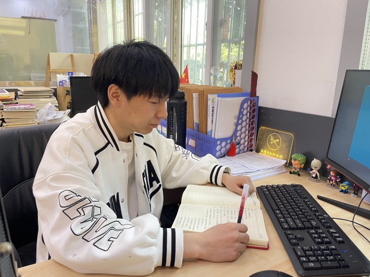 新華90后老師這樣說：不以規(guī)矩，不成方圓