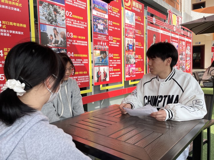 新華90后老師這樣說：不以規(guī)矩，不成方圓