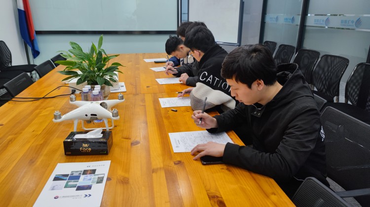 就業(yè)難度更升級！成都新華高級技工學(xué)校就業(yè)再爭潮頭