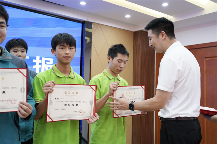 凝心聚力，收獲碩果|成都新華畢業(yè)階段答辯圓滿禮成