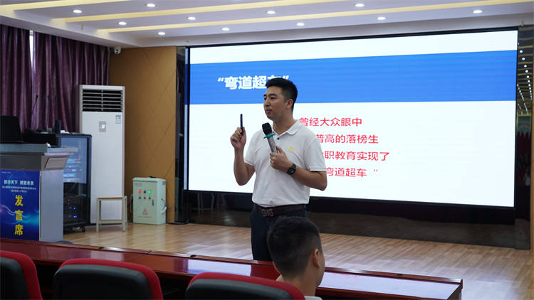 軍訓(xùn)后開學(xué)第一周，一起來(lái)看活力滿滿的大家