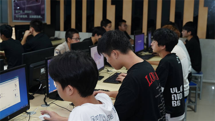 軍訓(xùn)后開學(xué)第一周，一起來(lái)看活力滿滿的大家