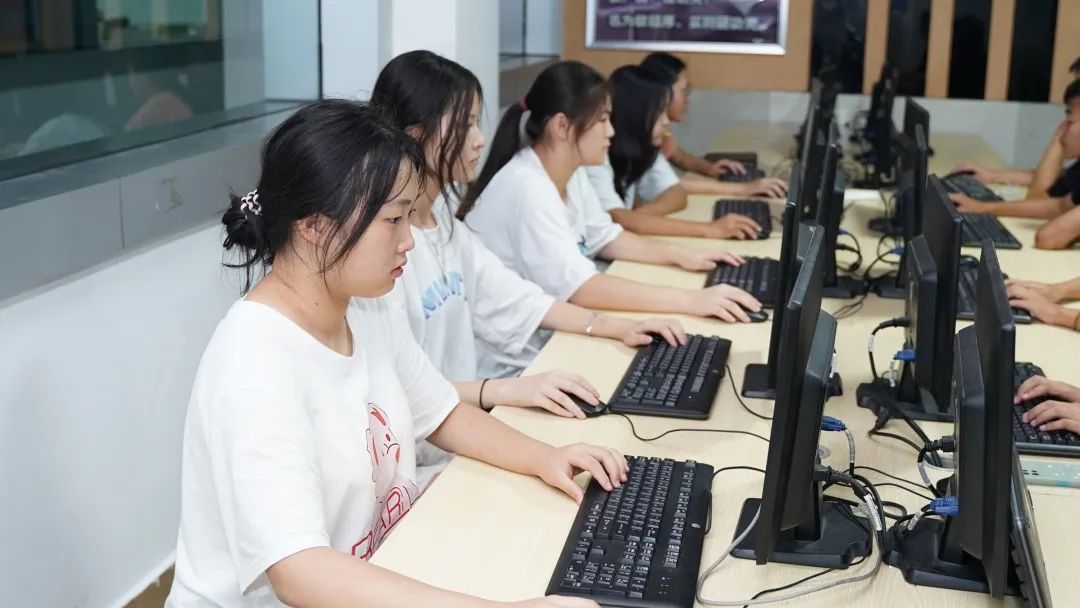 如何高薪就業(yè)？有哪些行業(yè)值得推薦？
