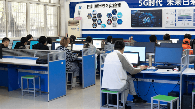 初高中生后悔輟學(xué)打工，如何才能重啟校園之旅