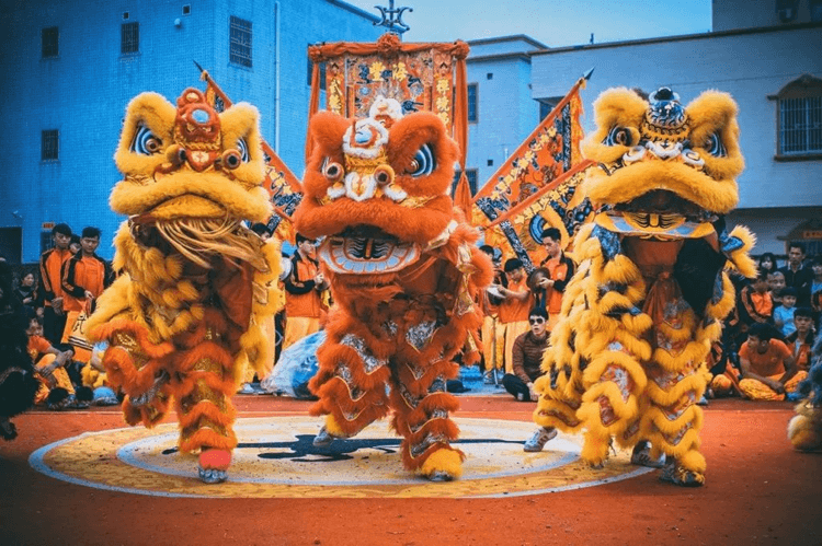 猜燈謎、游園會(huì)、舞獅…成都新華邀你來(lái)歡度元宵