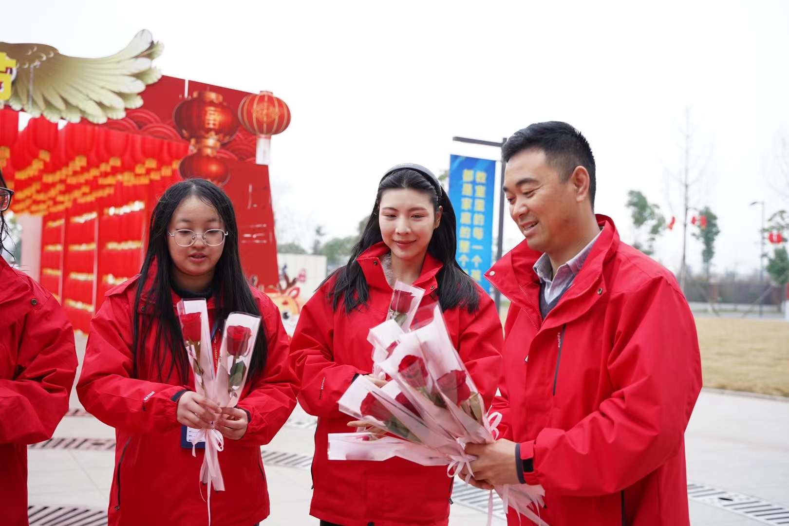 婦女節(jié)！獻(xiàn)給所有成都新華的女老師們