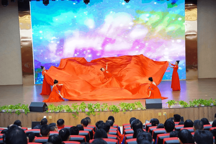 發(fā)布會(huì)圓滿(mǎn)落幕,成都新華又獲一項(xiàng)省級(jí)榮譽(yù)