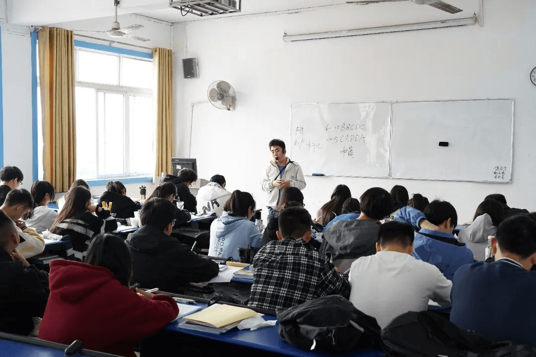 單招上大專是唯一出路嗎？單招落榜應(yīng)該怎么辦