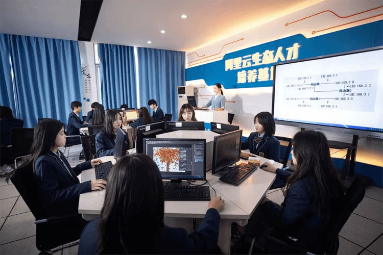2024年成都新華秋季預(yù)科班火熱開啟！