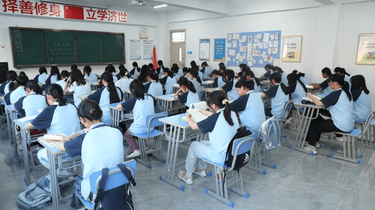 初高中畢業(yè)生請注意！新華“六好校園”，速來看看！